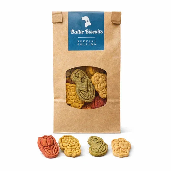Baltic Biscuits Flower Power – Papiertüte Special Edition mit vier blumigen Hundekeksen in Rot, Gelb, Grün und Beige